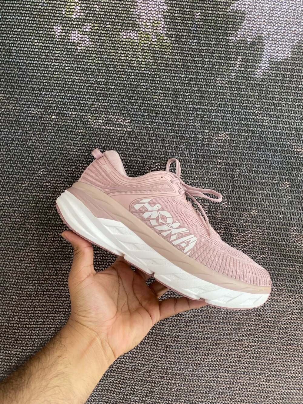 HOKA bondi 7 sneakers peach whip/white new